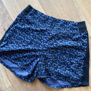 Athleta Brooklyn printed shorts. Size 10, blue and black print. Barely worn